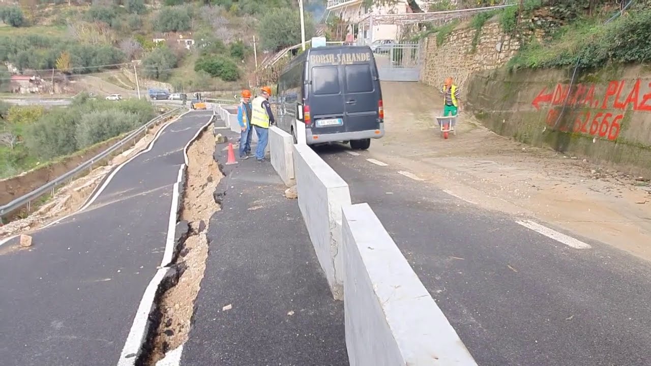 Salillarit" i shembet rruga/ Rruga nacionale Vlorë-Sarandë duhej të mirëmbahej - YouTube