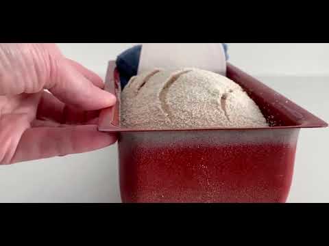 חריצה (scoring) של לחם מחמצת (שאור) 100% כוסמין מלא