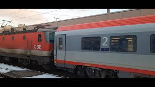 1144 037-9 am Neuen D601 in Linz Hbf am 10.12.2023