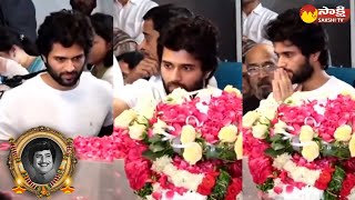 Hero Vijay Devarakonda Pays Tribute to Super Star Krishna @SakshiTV