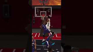 Giannis Crazy Poster on Chris Bosh! #shorts #nba2kmobile