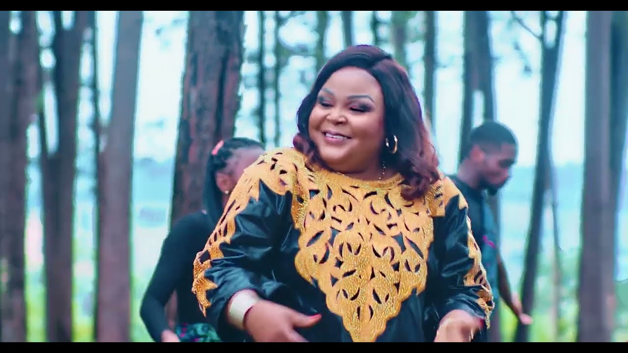 C'EST SUR LA CROIX  Clip Officiel