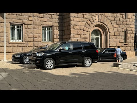 Лидерът на ГЕРБ пристигна в президенството за получаване на първия мандат