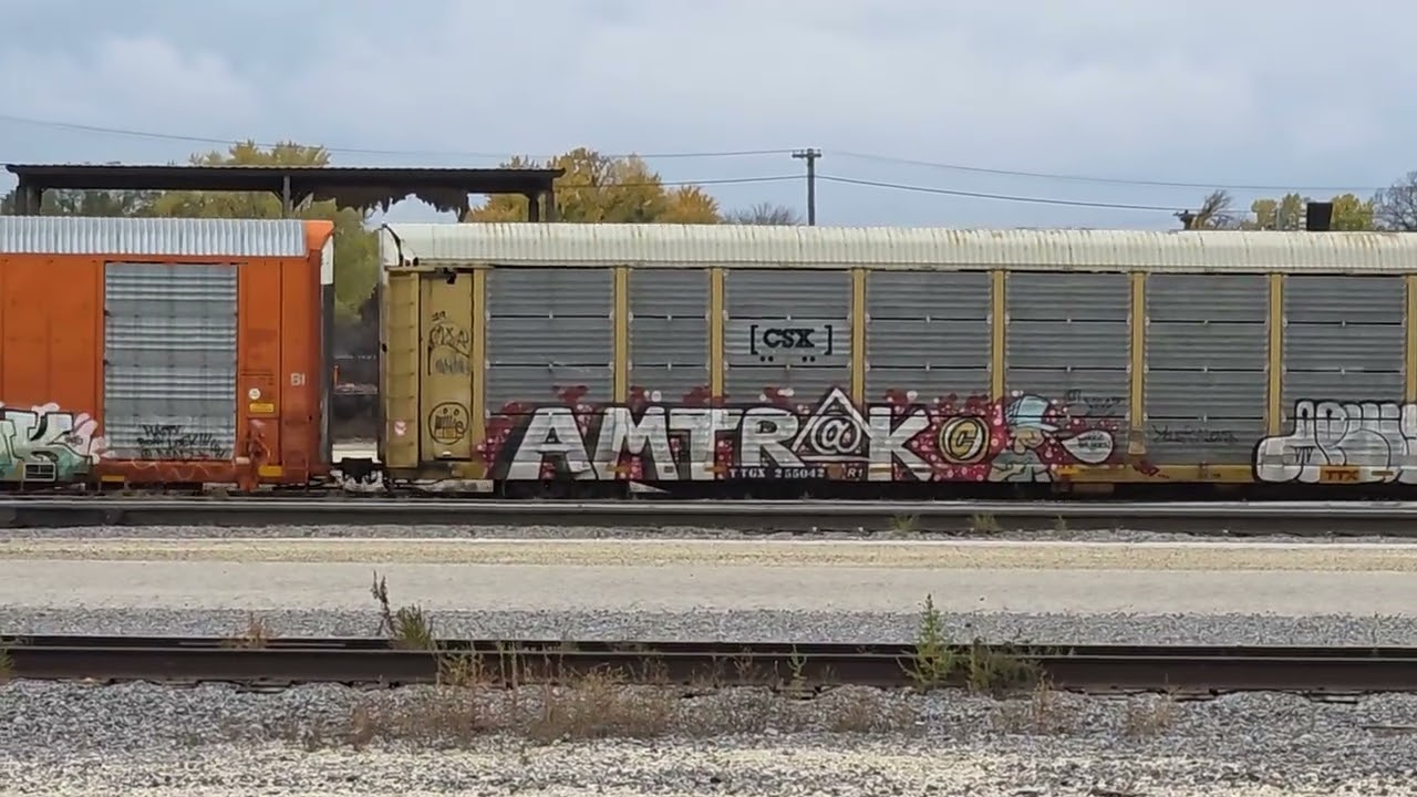 2 long BNSF trains going at the same time on Halloween! At the railyard in La Crosse, Wi. 10/31/25