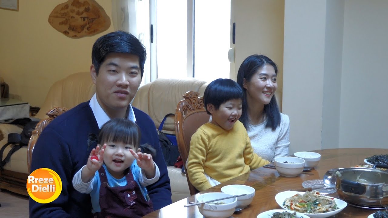 Familja koreane që jeton në Tiranë