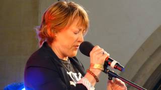Katrina Leskanich -They Don't Know - live - Wildlife Rocks