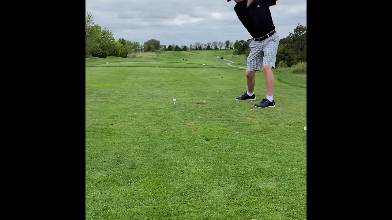 Golf long drives and tournament par approaches and long par putt - YouTube