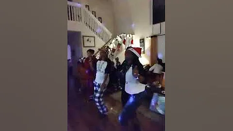 Christmas Eve- Featuring Sister Sledge Karoke