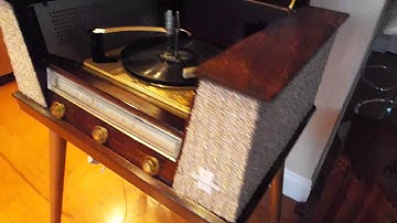 Silvertone Automatic Hi-Fi playing a 78 RPM record