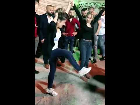دبكه ناررر احمد ابراهيم تحدي بنت مع بعض برقص