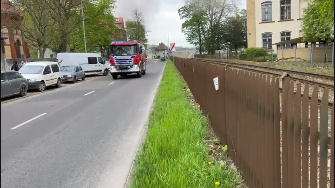 Pali się budynek AJP w Gorzowie. Słup czarnego dymu widać z kilku kilometrów