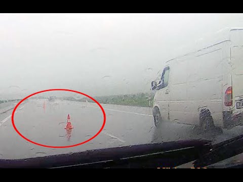 მოულოდნელი წინაღობები ავტობანზე - იქვე პატრული და არანაირი რეაქცია