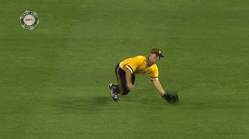 LAD@PIT: Frazier makes a great diving catch in right