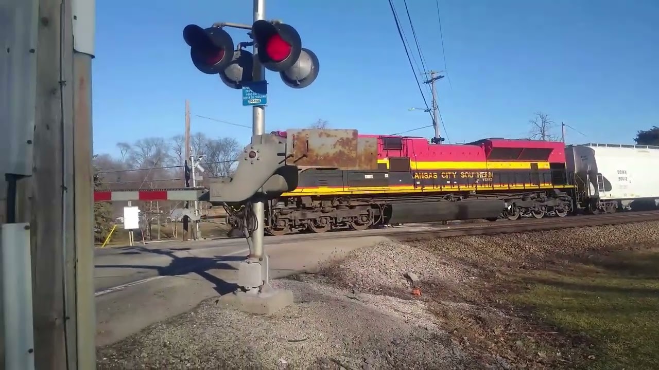 KCS 4135 Leading a WB Freight Solo at Juneau Blvd, Elm Grove WI