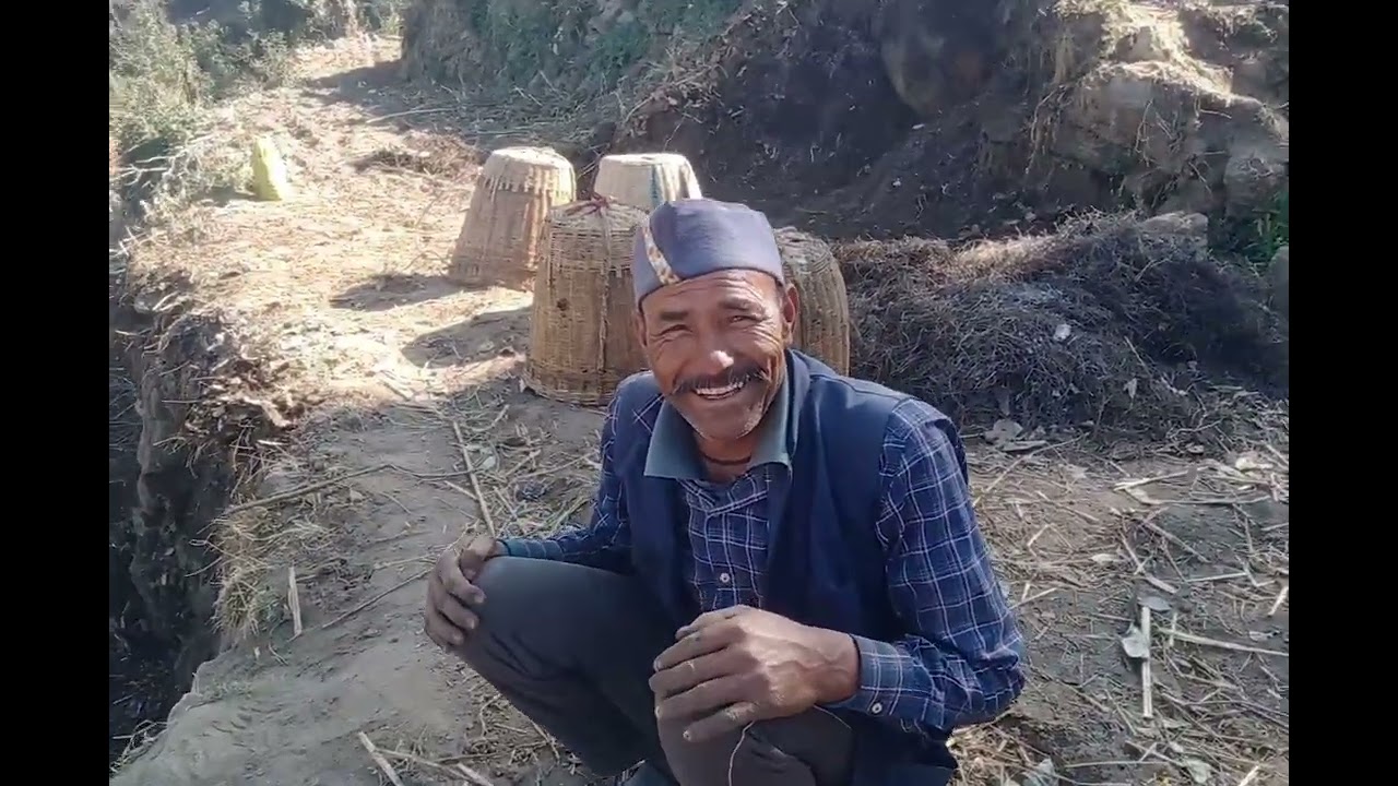 आज गए हम ताई  लोगों के गोबर फेंकने