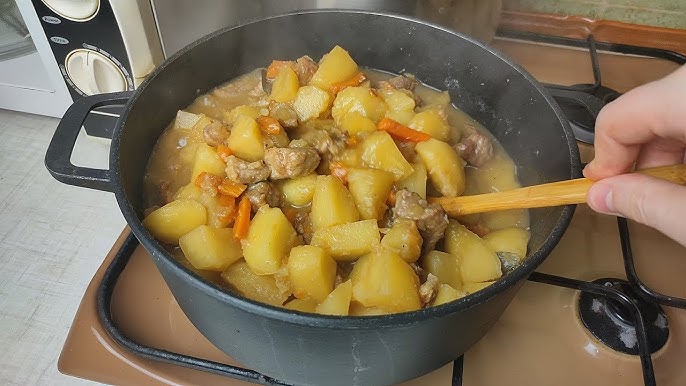 Жаркое из свинины в горшочках с картошкой - пошаговый рецепт