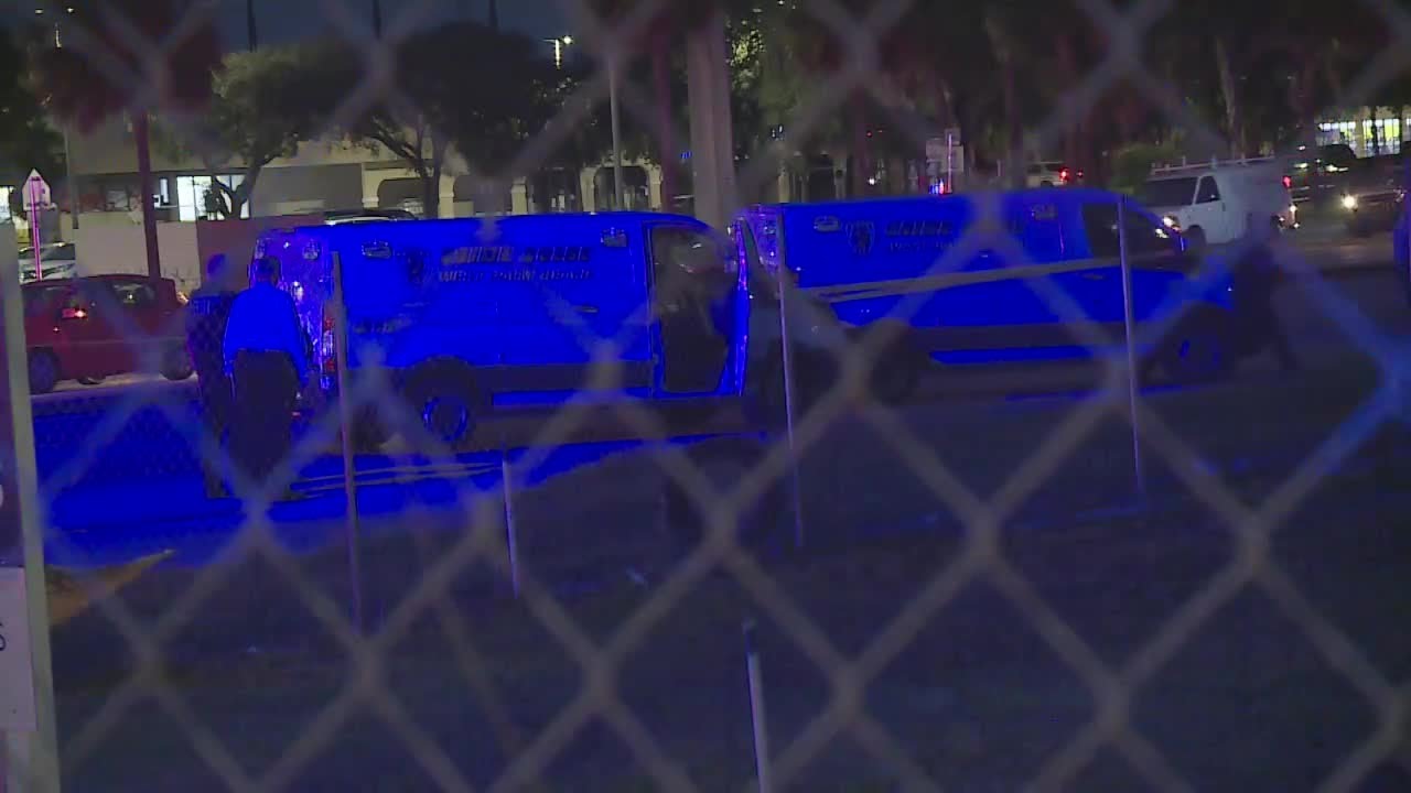 Police investigate man's shooting death in West Palm Beach - YouTube