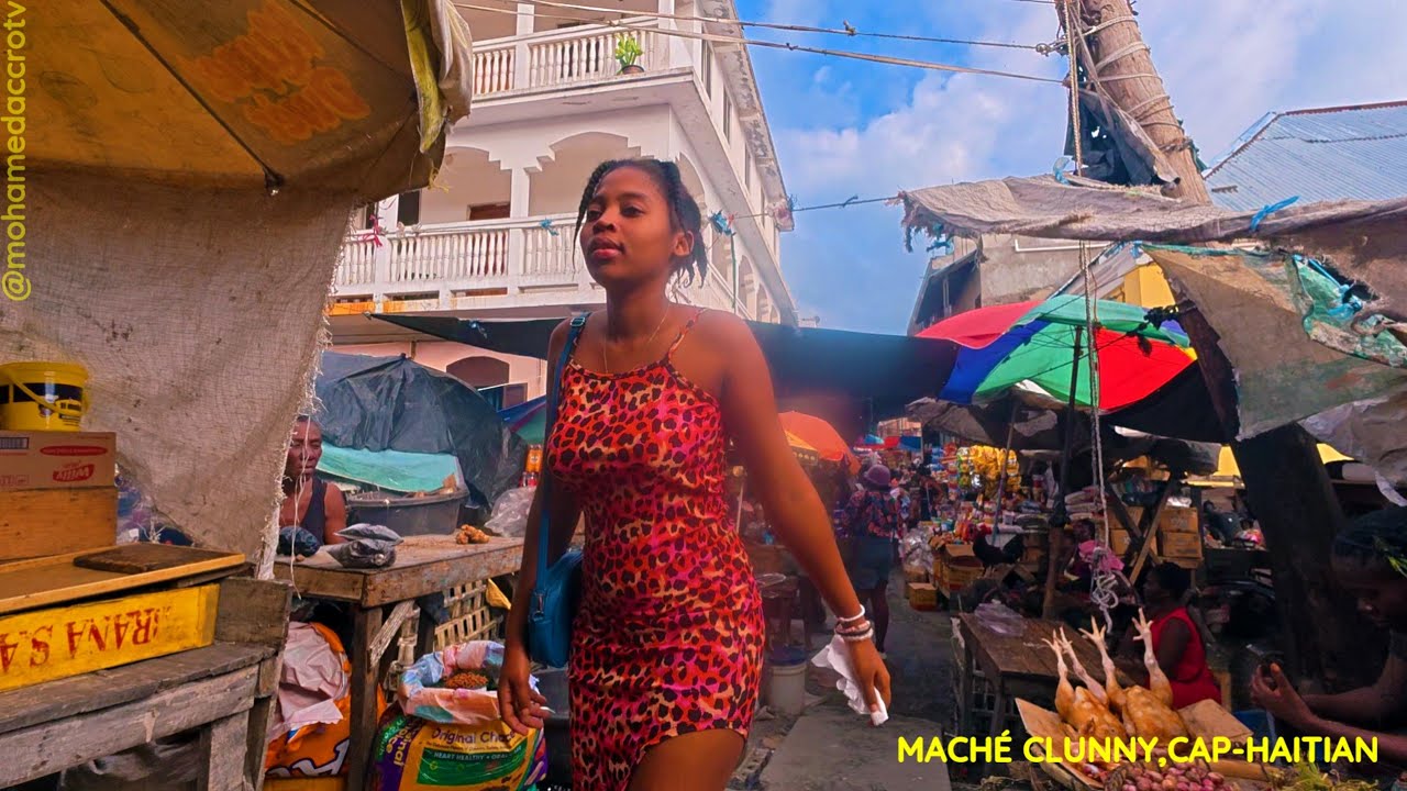 🇭🇹Давайте посетим старейший рынок Гаити, работающий с 1766 года.