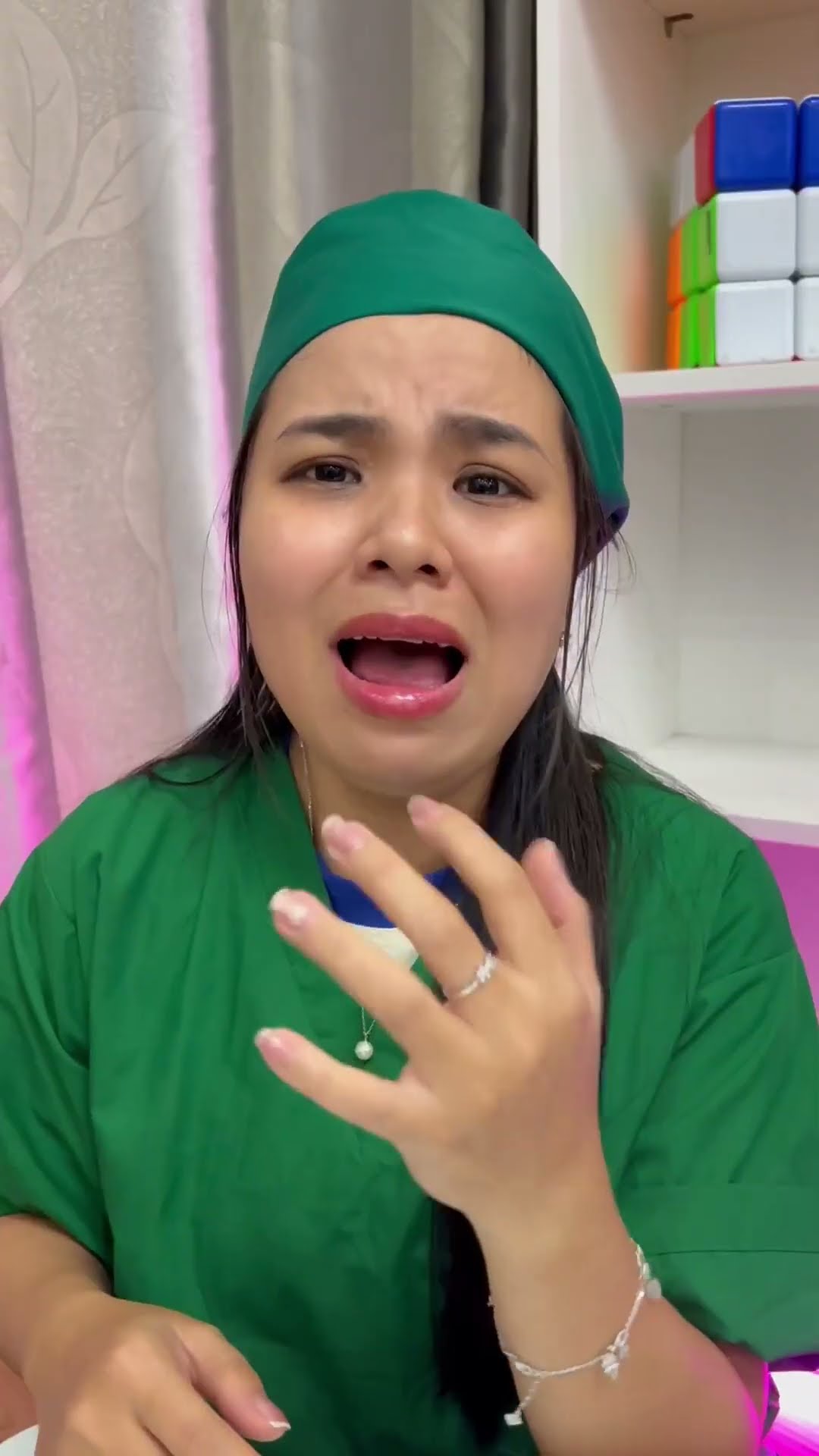 LNS - Cắt móng tay cho y tá ??‍⚕️? Cut the nurse's nails #shorts