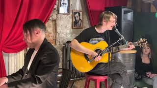 картинка: Лёва Сазонов (Dругой Ветер) - Засыпай, мой Похиоки (27.05.2023 | Н. Новгород)
