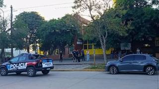 Conmoción en Santa Fe: un alumno entró armado al colegio y mató a tiros a un compañero de 13 años
