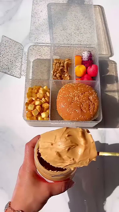 منى وصديقاتها اتفقو يجيبو نفس ال لانش بكس ليش برأيكم😅