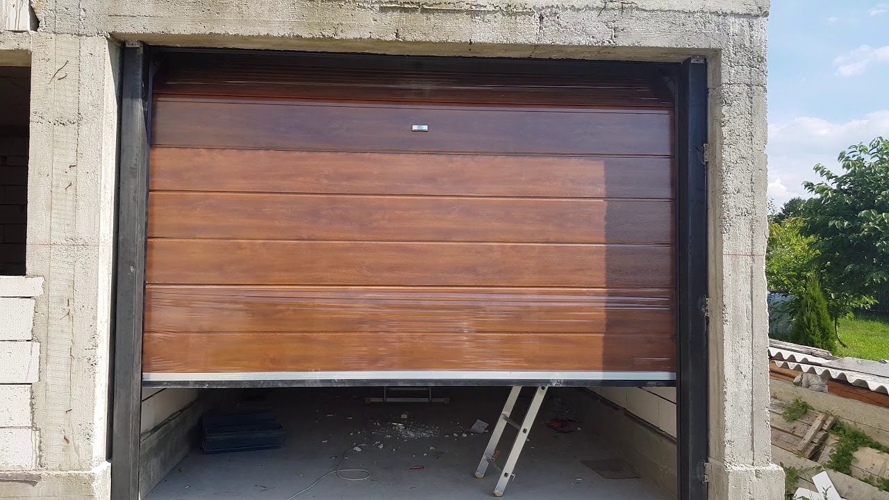 usa garaj imitatie lemn stejar auriu automata cu motor electric si telecomanda ieftina la pret