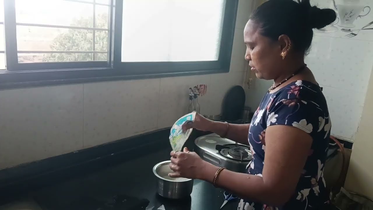 सोमवारचा रुटीन संध्याकाळचं4:00ते रात्री 10:30स्वयंपाक भात आणि डाळ आमटी शिमला मिरचीची भाजी