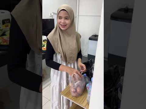 Belanja dadakan untuk selametan gudang