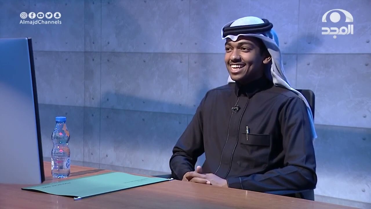 يزيد الدوسري  الشخص اللي في الصورة تجمعني به الصداقة وذكراه  في القلب ربي يشفيه