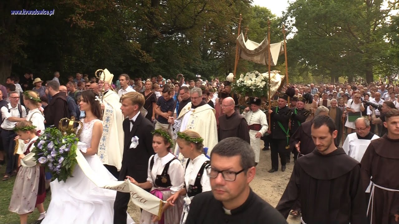 PROCESJA ZASNIĘCIA NMP w Kalwarii Z. - 19 VIII 2022 r. W procesji uczestniczyło 60 asyst i orkiestr.