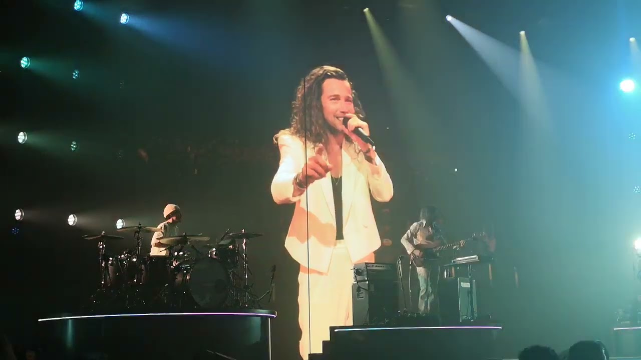 Julien Doré Coco câline concert Arena aix 1er mars 2025