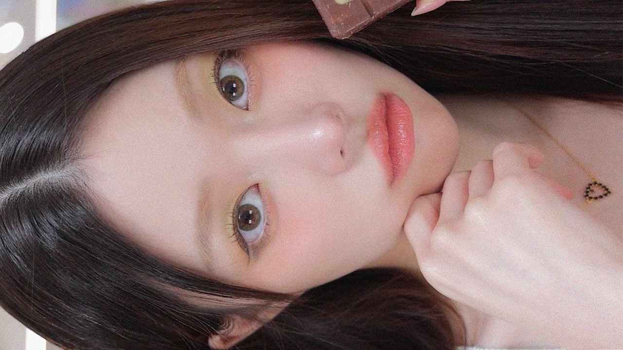 YouTube thumbnail, 민카롱