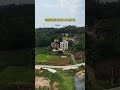 鄰居和我商量把回家路拓寬，他家出材料錢，我家出農田的地，還有1000紅包，在我猶豫不決時被父親果斷拒