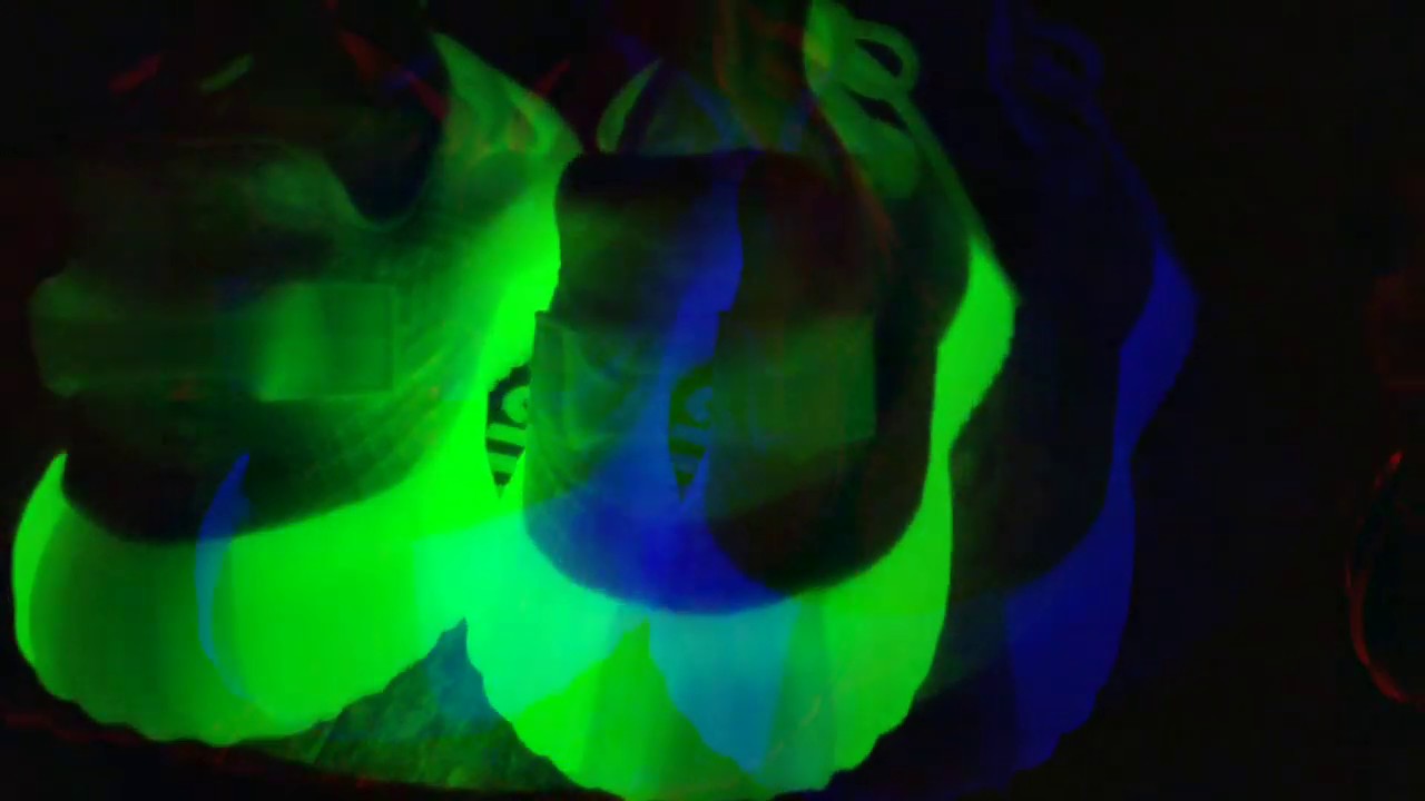 Yeezy Boost 350 V2 "GITD"