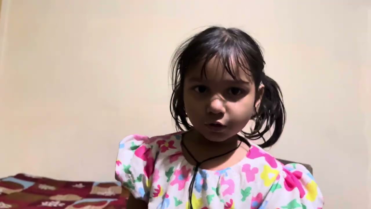 Meri bahen kiti achi poem sunati hai 😅 