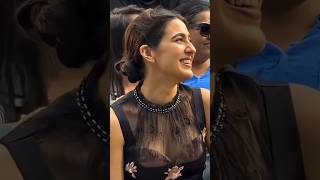 Abhishek Sharma ki batting ne stadium ka taapman badha diya 🔥 Sara Ali Khan bhi fan ho gayi ! 👀🏏"
