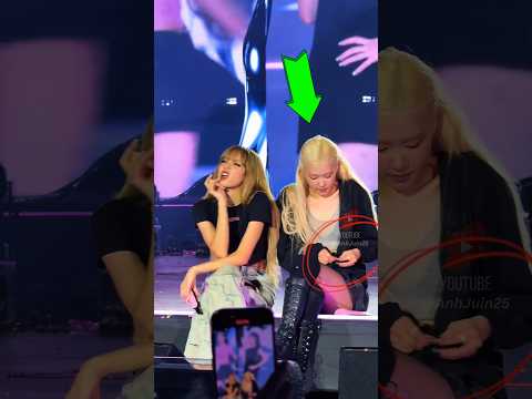 ما الذي تتحقق منه ليزا بشأن روزي بالضبط Blackpink Lisa Rosé