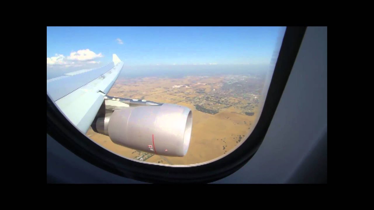 Jetstar A330-200 VH-EBQ landing in Melbourne