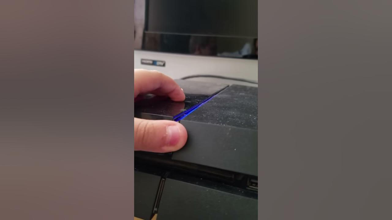 PS4 beeps 3 times then turns off Help! YouTube