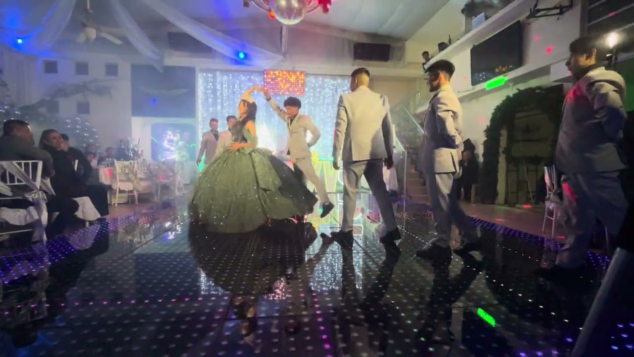 VALS PRINCIPAL XV AÑOS VALENTINA / lana del rey - URBANSTEP 