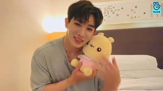 wonho vlive  him being jealous 🤷 english subtitles