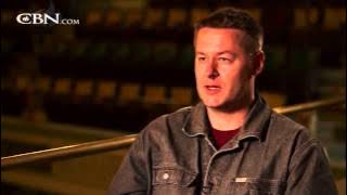 Download lagu Misguided Man Assaults Father with Hammer