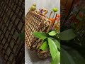 Композиция из орхидей и хризантем в сундуке