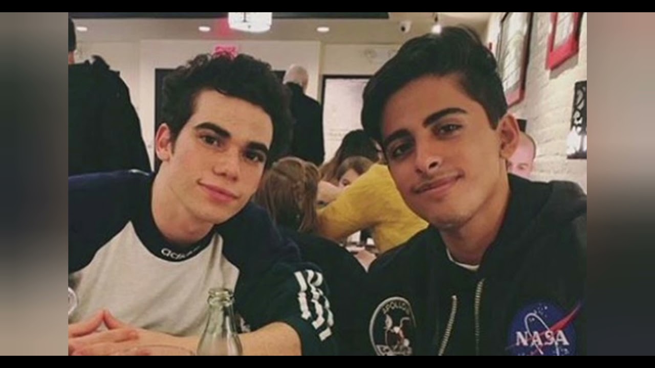 karan Brar y Cameron Boyce