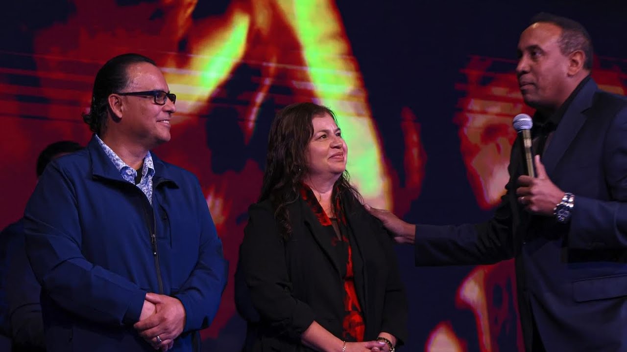 Ungimiento de los pastores Víctor y Consuelo Cabrera por el apóstol Juan Carlos Harrigan 12/1/24