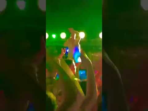 الشاب أنور شيطانة يحيي حفل بمناسبة يوم 5 جويليا حفل عائلي أجواء رائعة حديقة المدينة الجديدة 