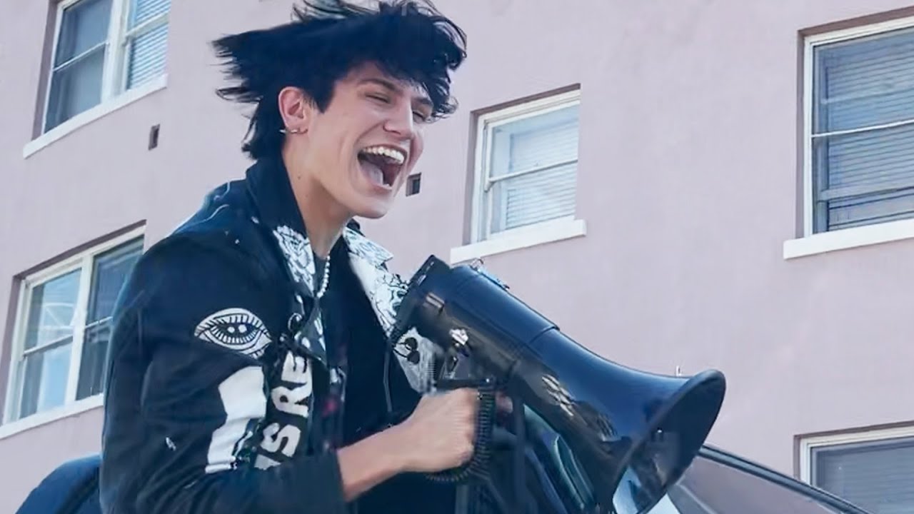 Lil Huddy Stands on a Monster Truck at Don't Freak out Performance | Hollywire