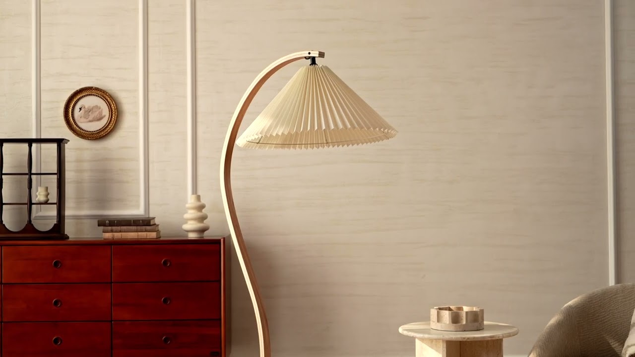 Caprani Floor Lamp – Sculptural Form, Warm Ambient Glow