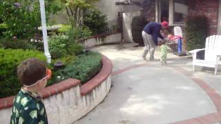 2010 Easter Egg hunt 1.MP4